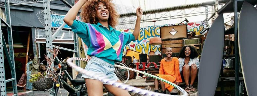 women hula hooping